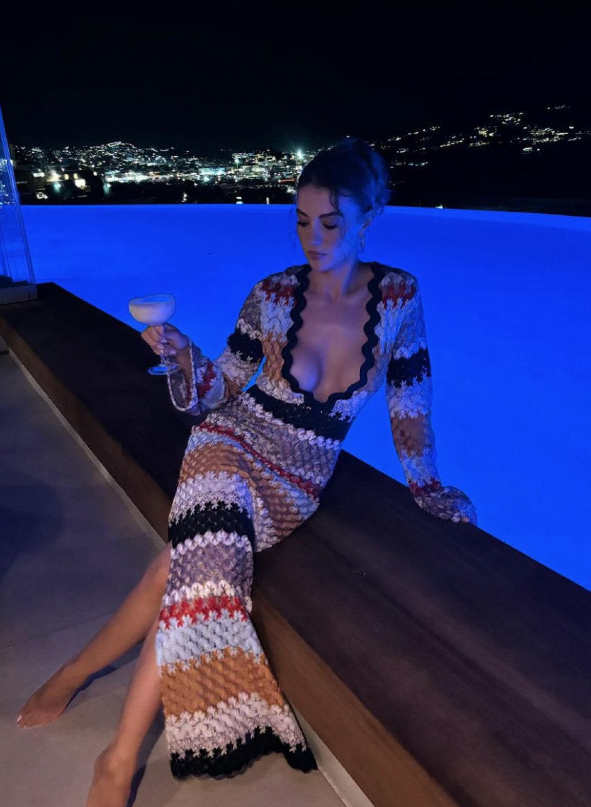 Burcu Özberk'in Mykonos Tatili: Güzellik ve Eğlence Dolu Anlar