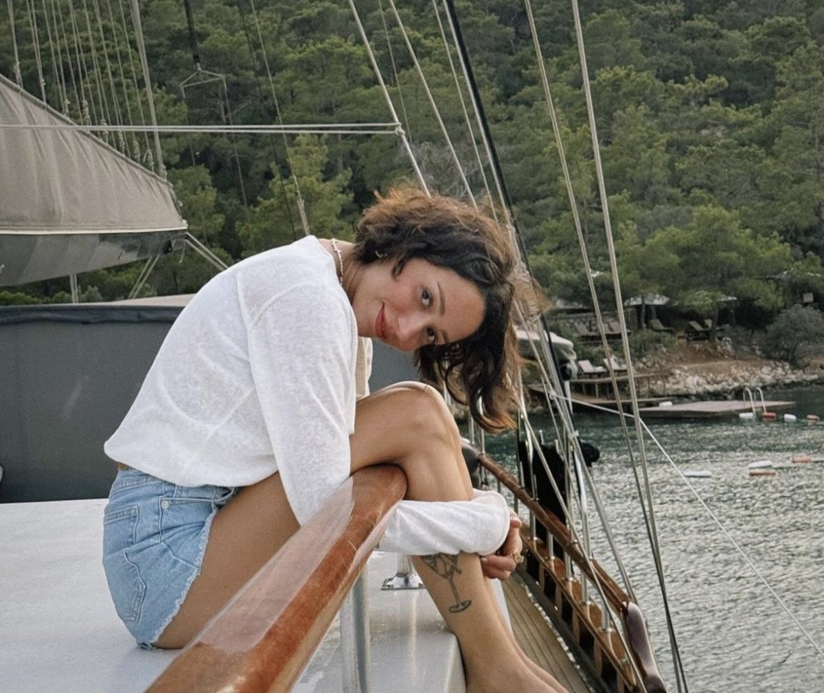 Zeynep Bastık'tan Büyüleyici Tatil Paylaşımları